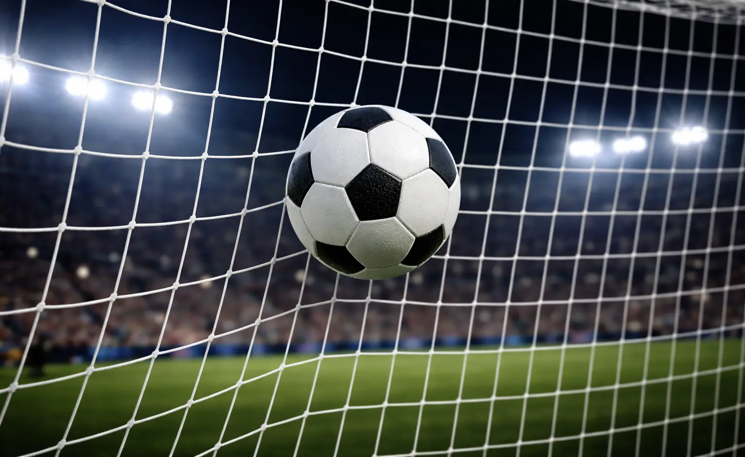 Fußballtor mit Ball im Netz bei einem Bundesliga-Spiel